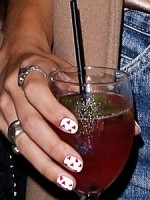 Alexa Chung ‘nails’ LA chic